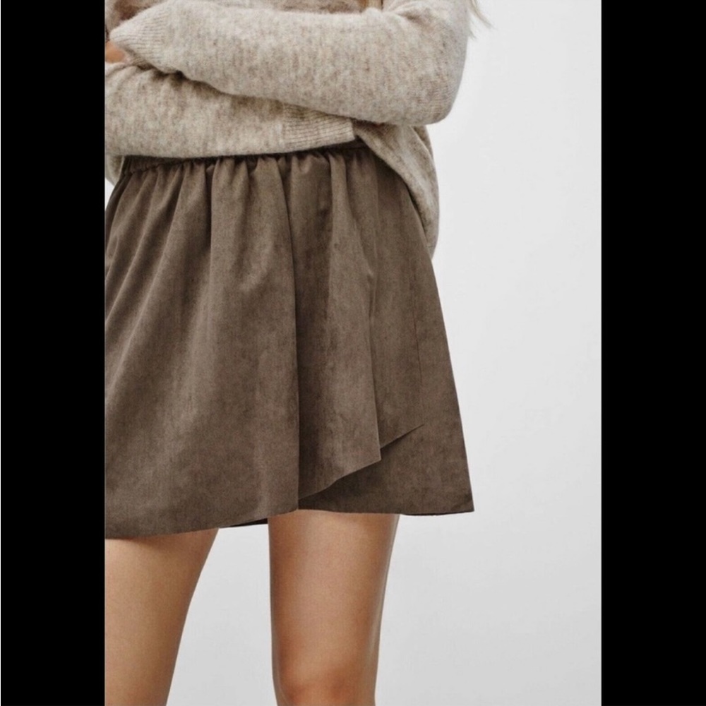 Aritzia Wilfred Free Suede Skirt